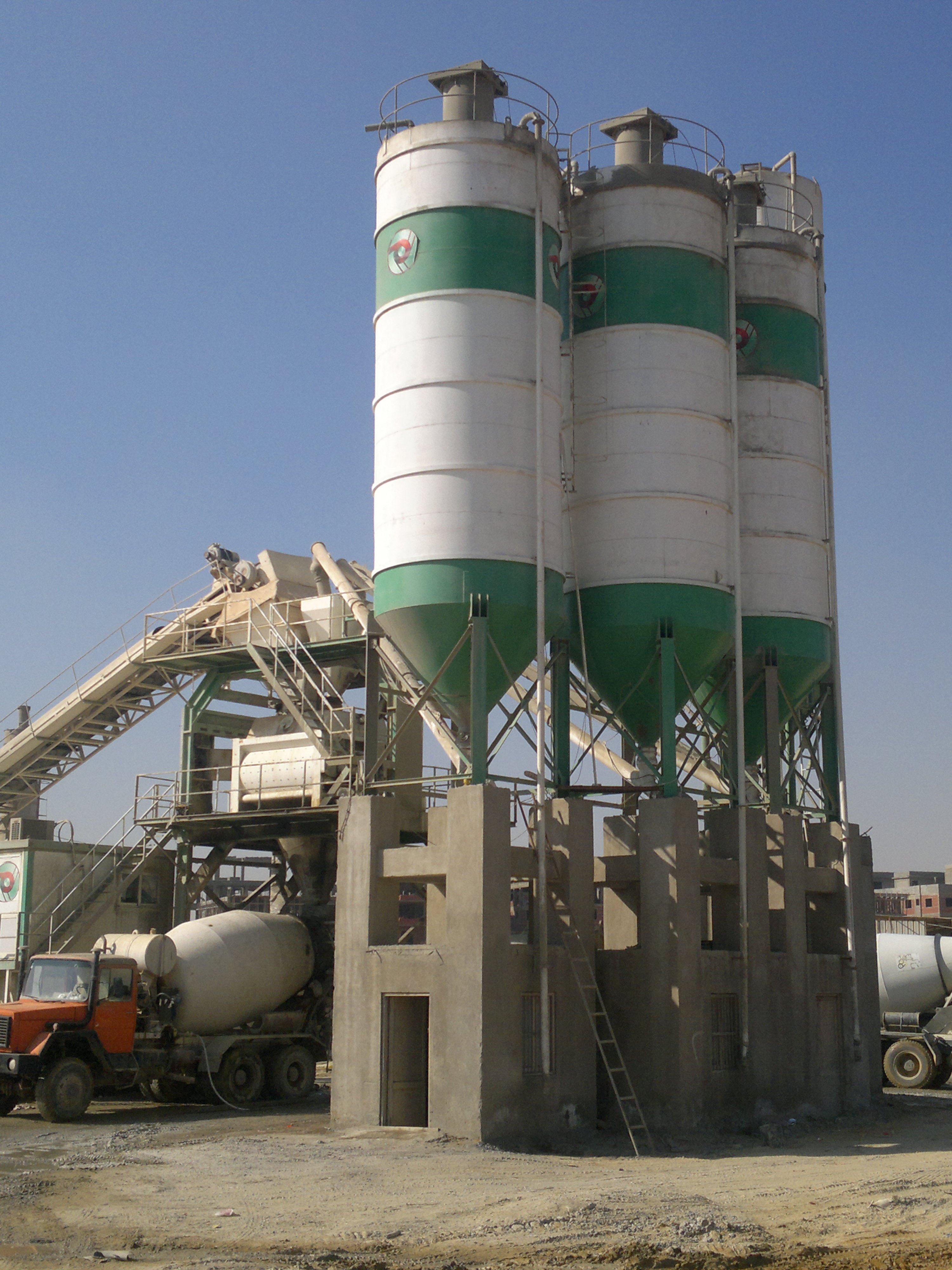 Silos And Tanks